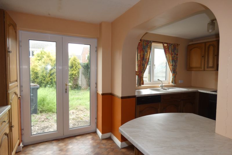 Kitchen/Breakfast- click for photo gallery